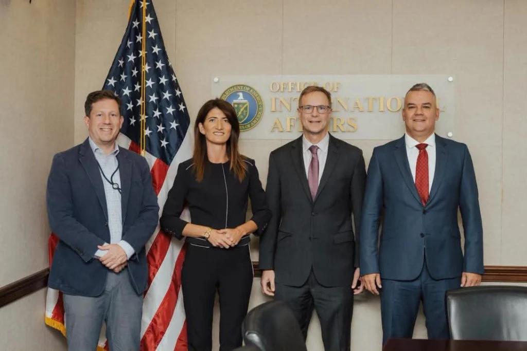 Kad platiš lobiste, a dobiješ ekskurziju iz snova: Bunoza i Filipović u misiji spašavanja američkog energetskog sektora